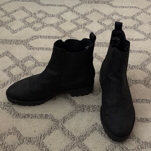 Black Ankle Chelsea Booties - Women's Black Booties
